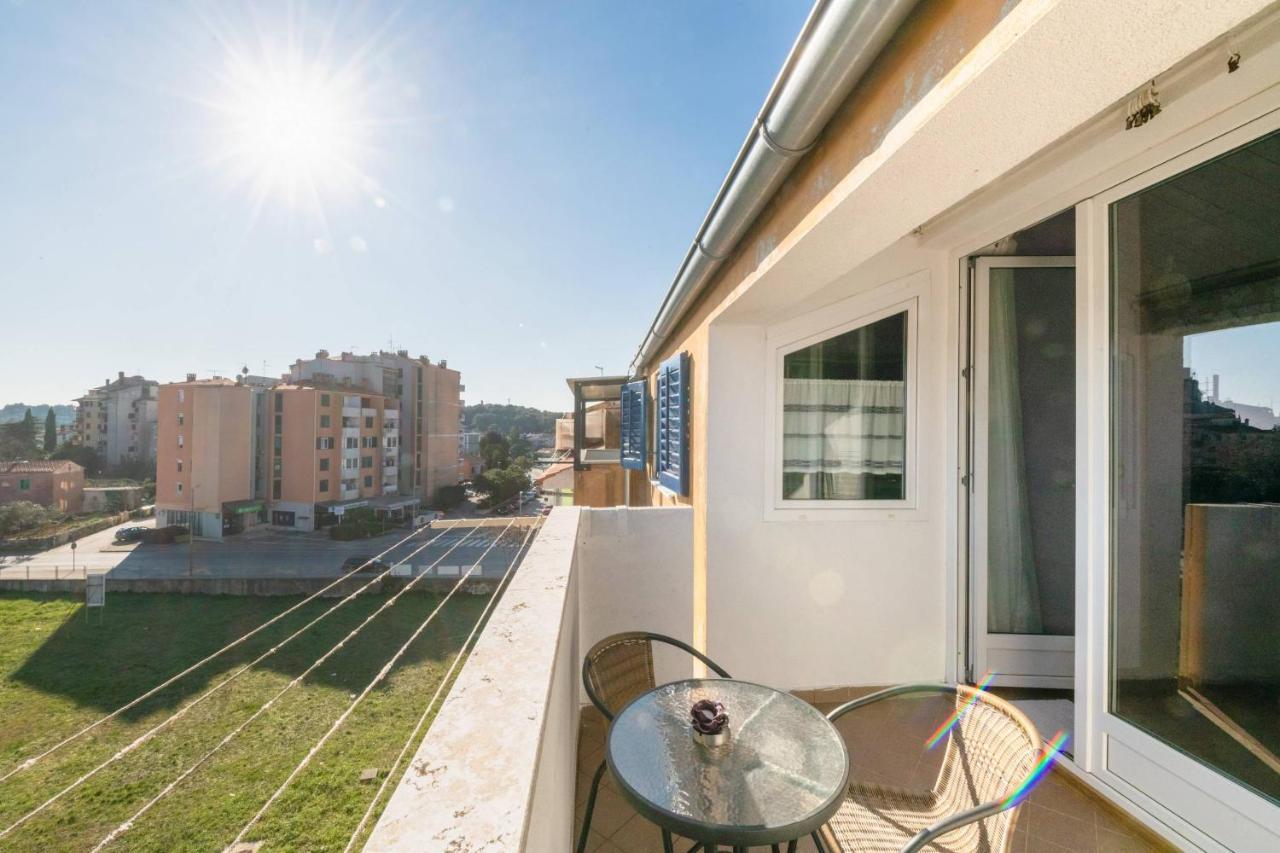 Apartment Josephine Ровинь Экстерьер фото